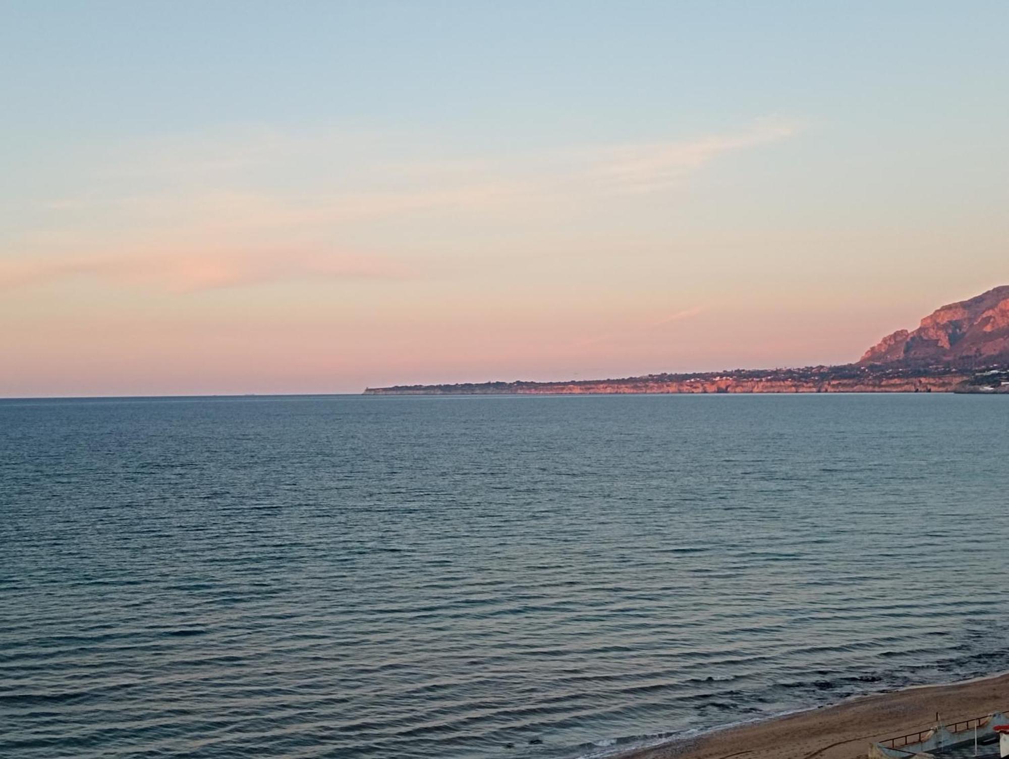 La Finestra Sul Mare Piano 2 * Trappeto (Sicily)
